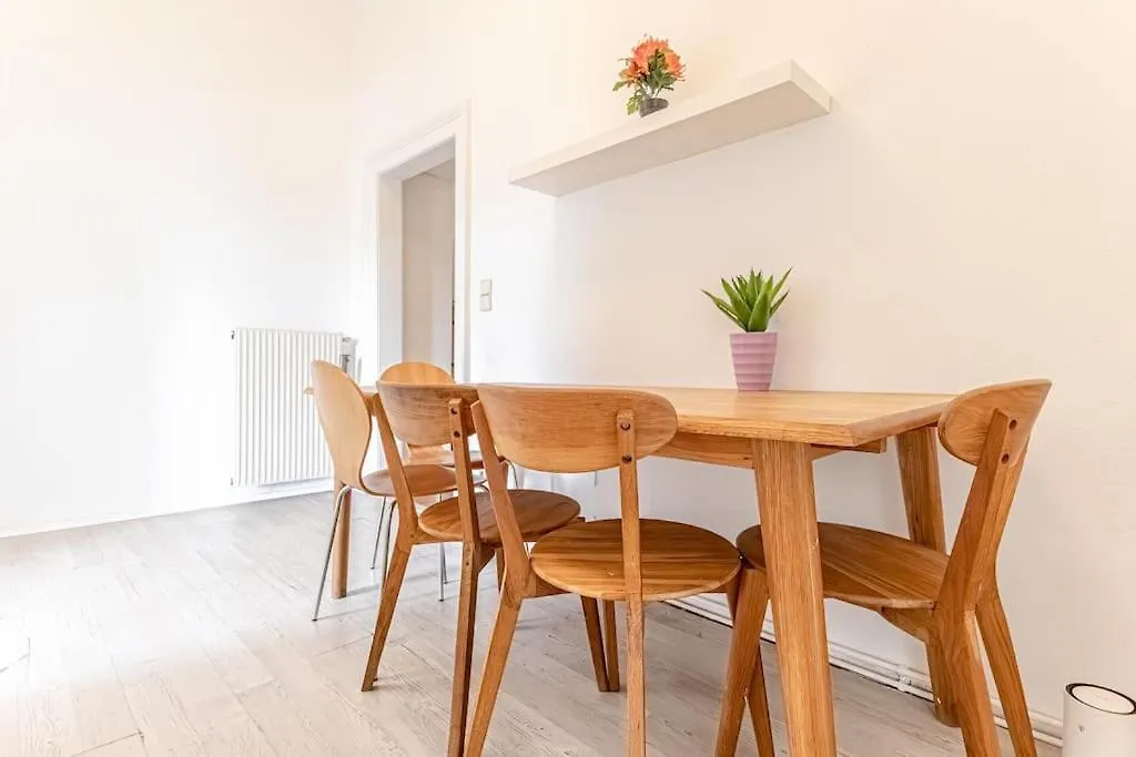 City Living, Garden Vibes 3Br Bliss In וינה דירה