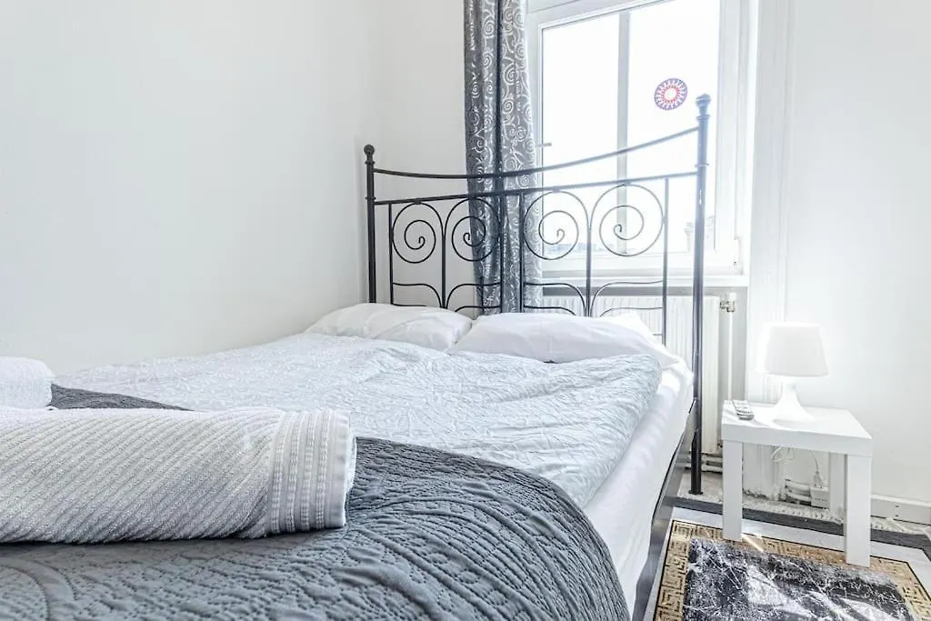 City Living, Garden Vibes 3Br Bliss In וינה
