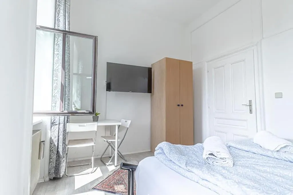 City Living, Garden Vibes 3Br Bliss In וינה